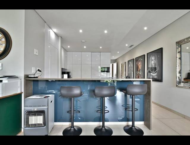 2 BEDROOM APARTMENT FOR SALE IN FOREST TOWN